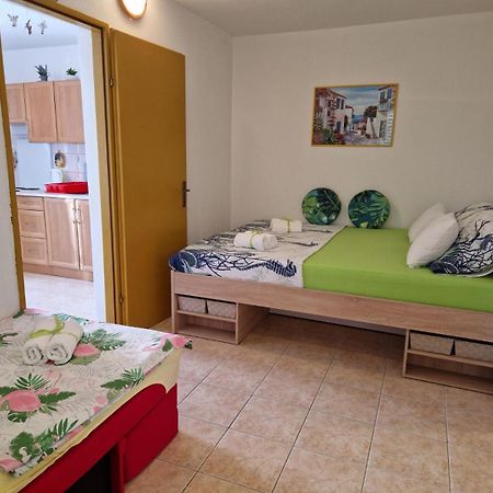 Apartmani Meri Ražanj Exteriör bild