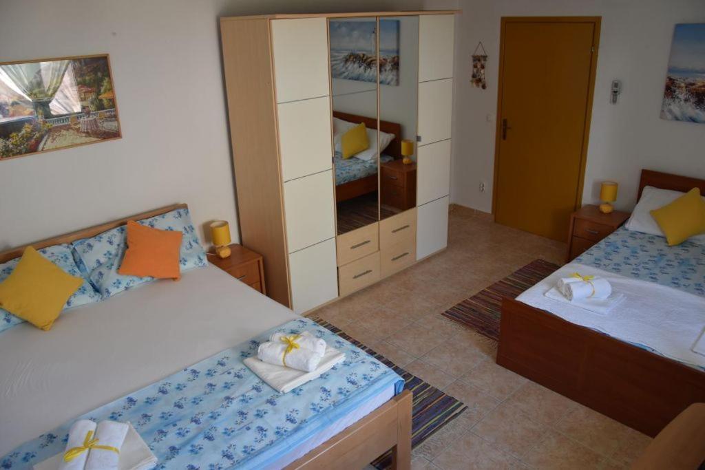 Apartmani Meri Ražanj Exteriör bild