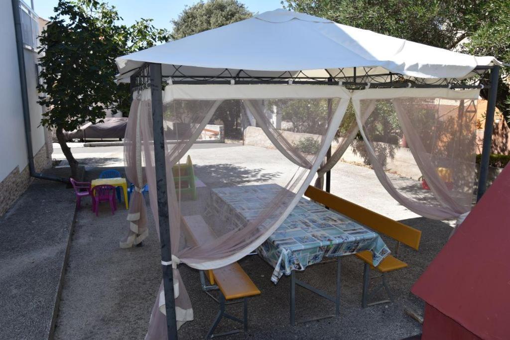 Apartmani Meri Ražanj Exteriör bild