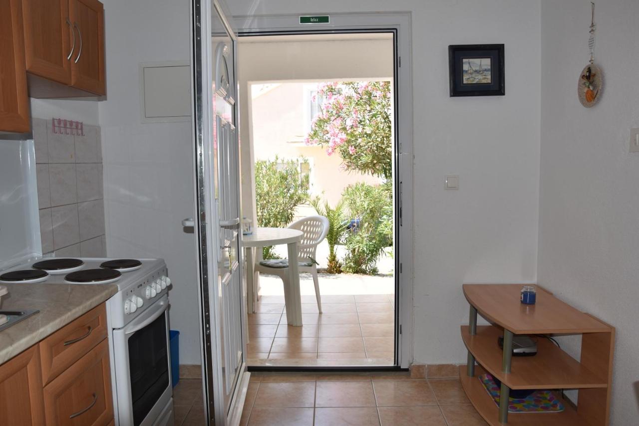 Apartmani Meri Ražanj Exteriör bild