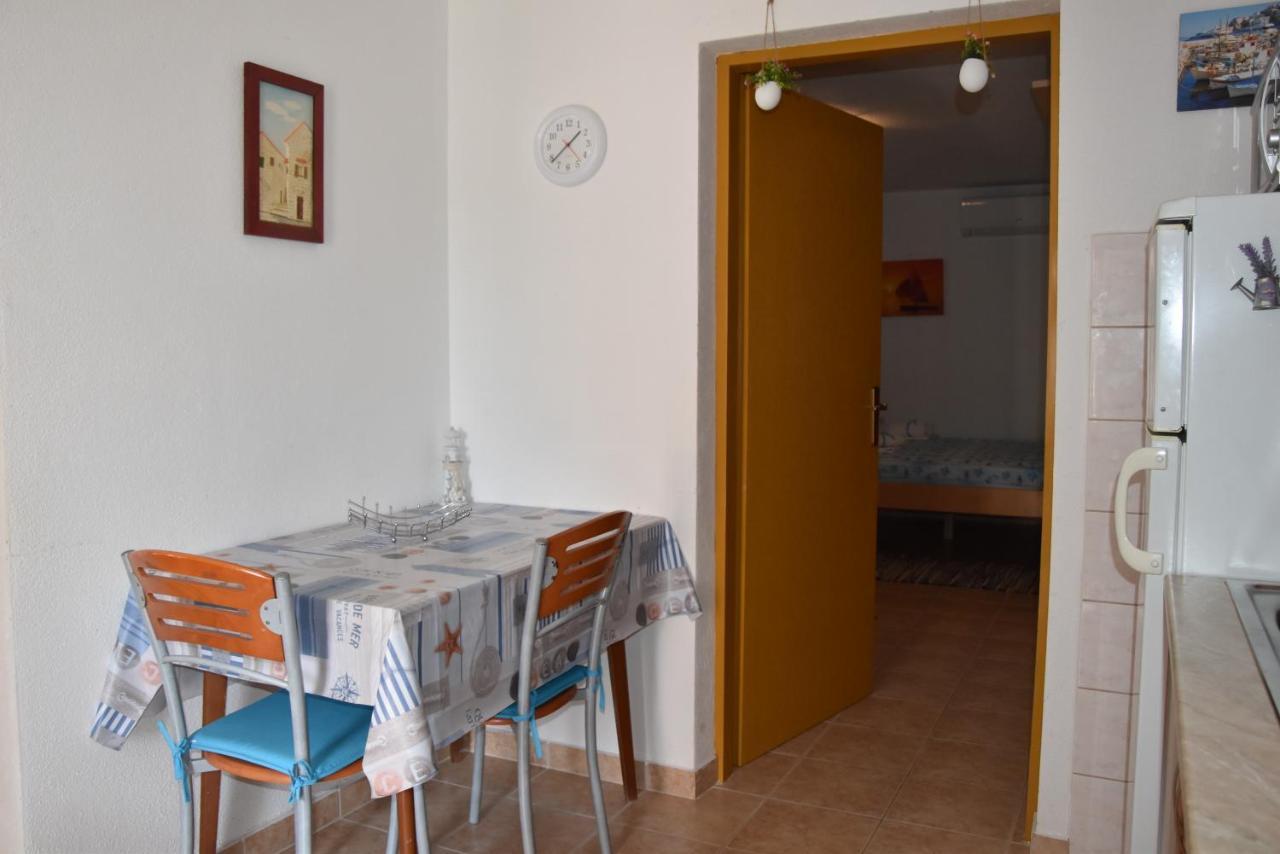 Apartmani Meri Ražanj Exteriör bild
