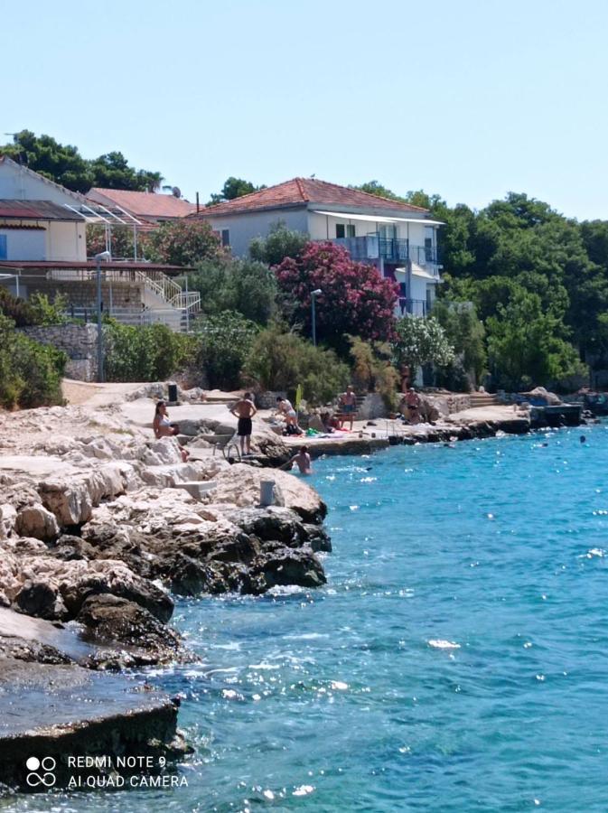 Apartmani Meri Ražanj Exteriör bild