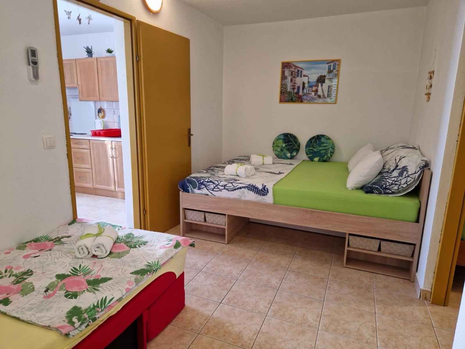Apartmani Meri Ražanj Exteriör bild