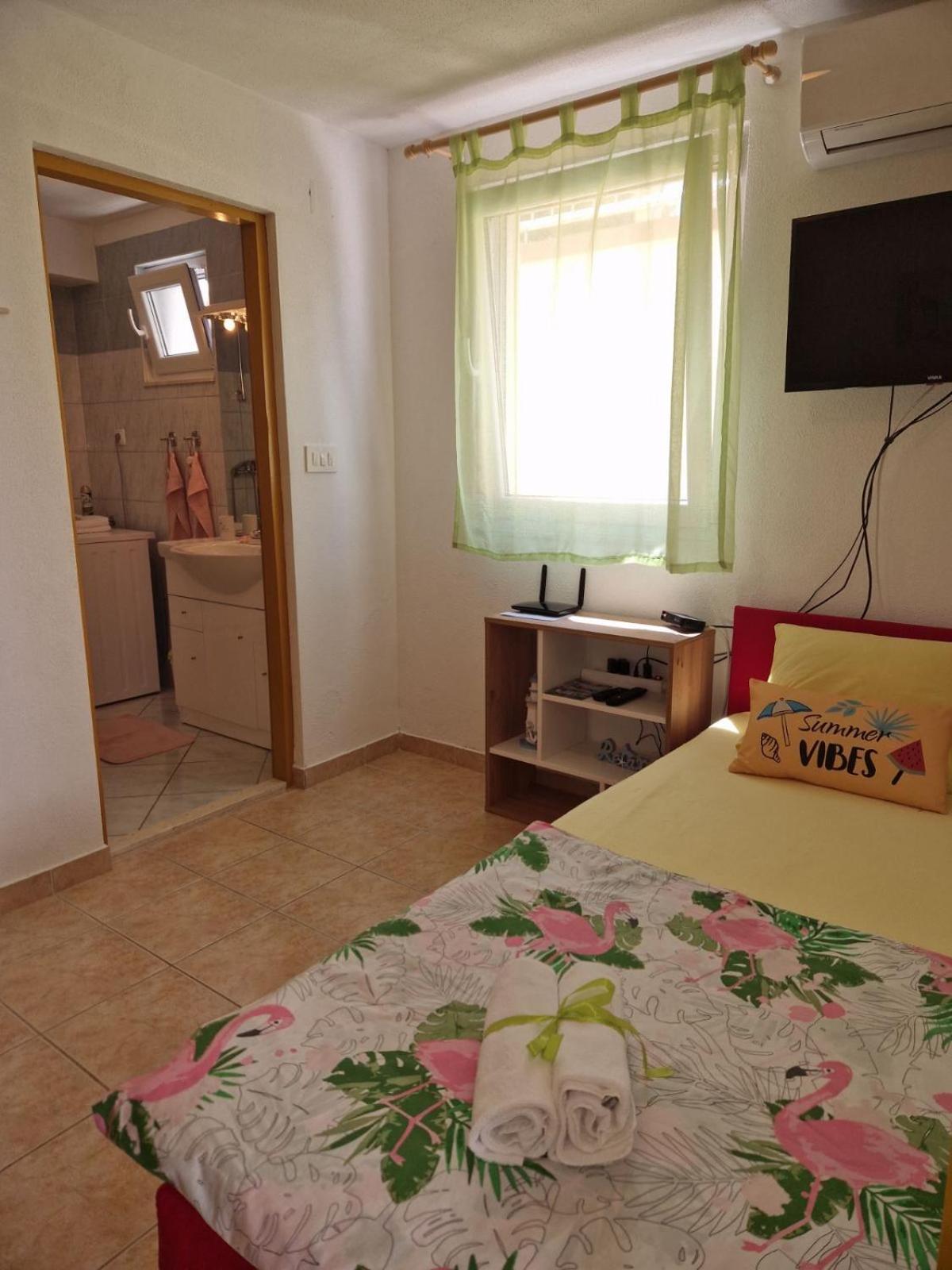 Apartmani Meri Ražanj Exteriör bild