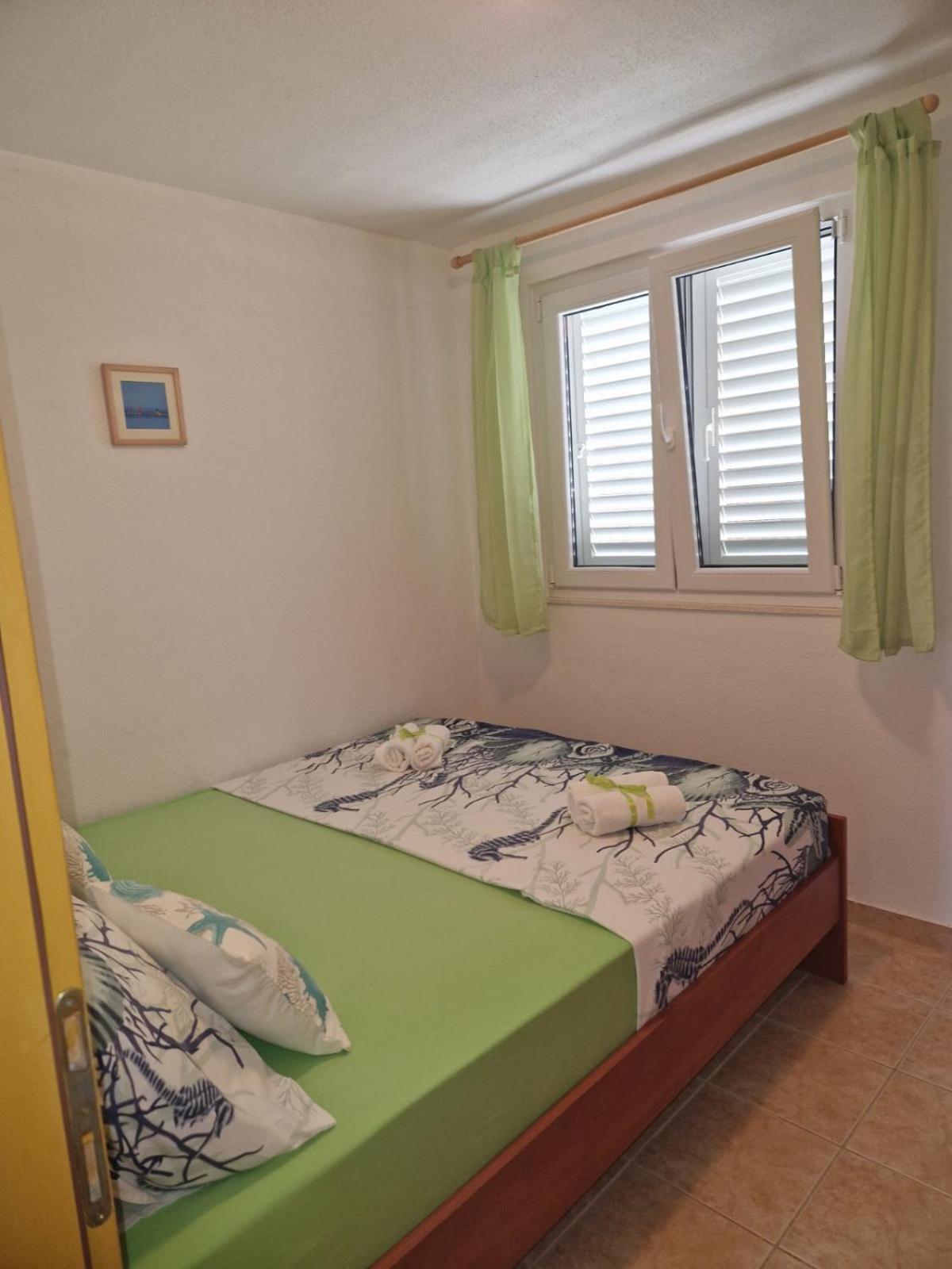 Apartmani Meri Ražanj Exteriör bild