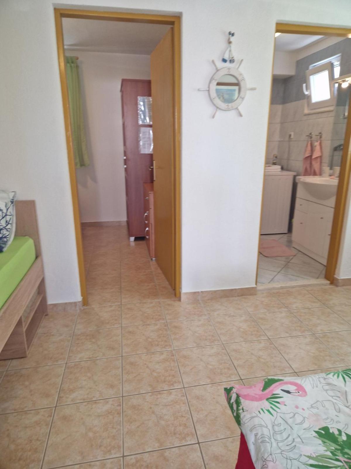 Apartmani Meri Ražanj Exteriör bild